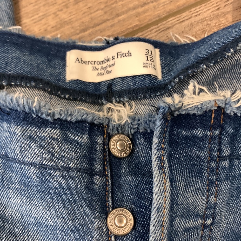 Abercrombie & Fitch Boyfriend Mid Rise 31/12 Jeans Button Fly Distressed - Picture 4 of 6